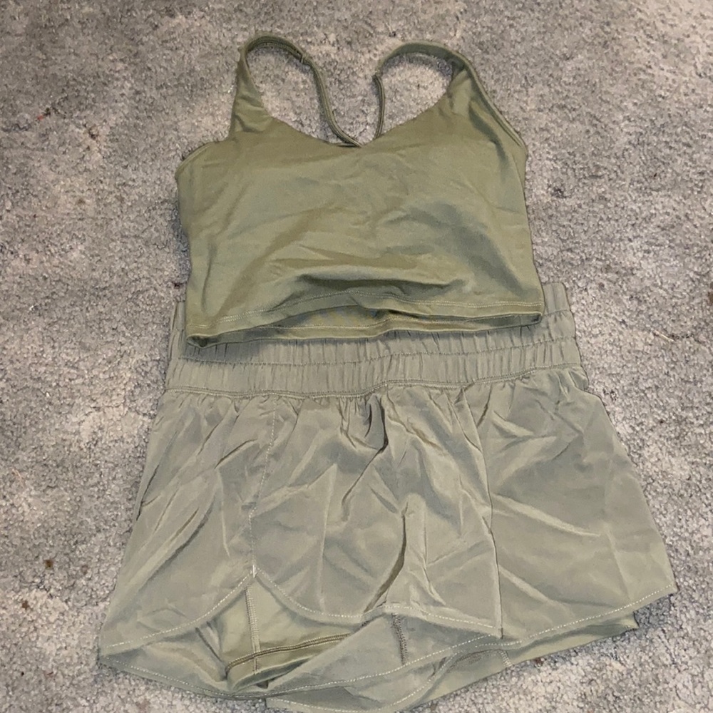 *SOLD* Gilly Hicks Workout Set
